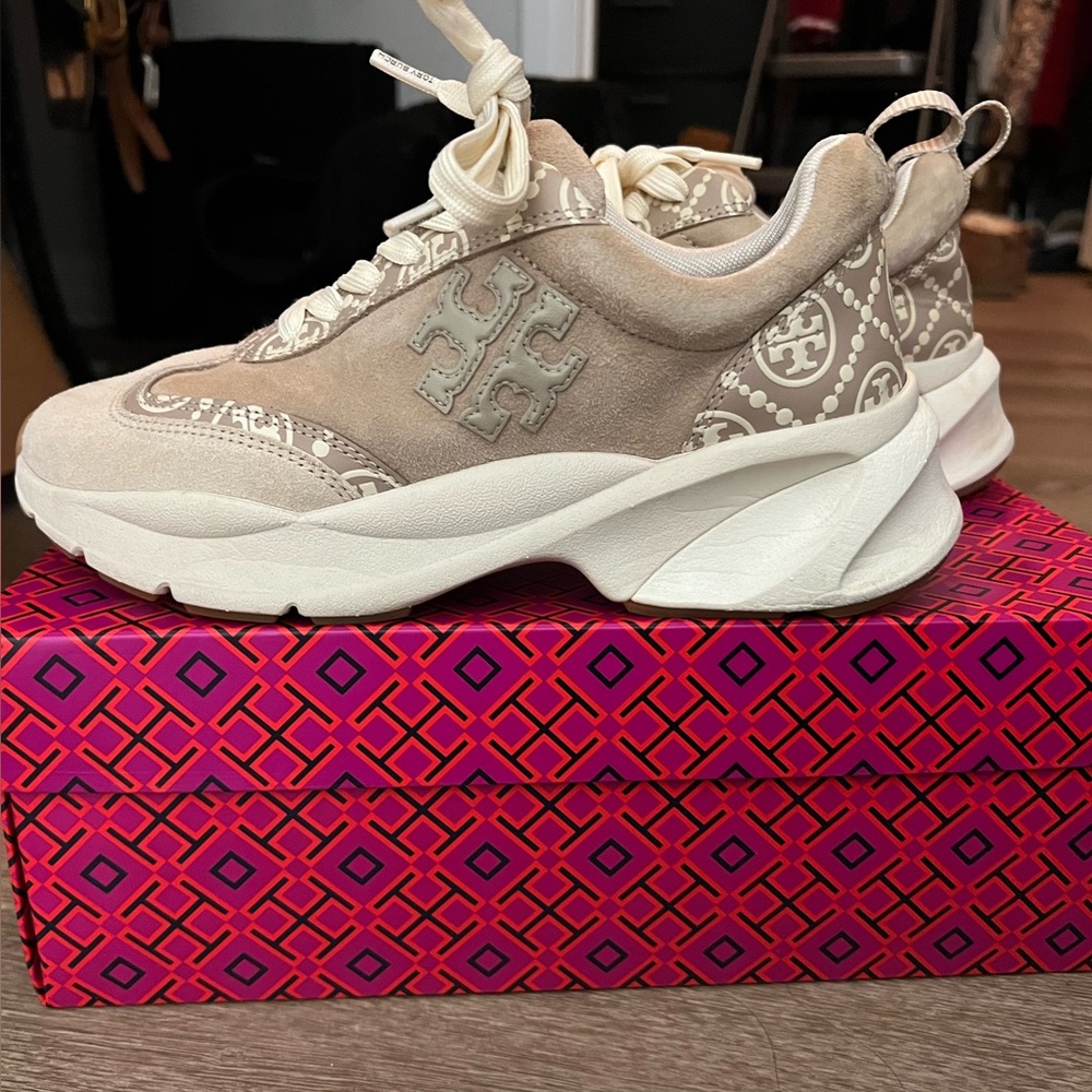 Tory Burch Wishbone Sneakers 6.5